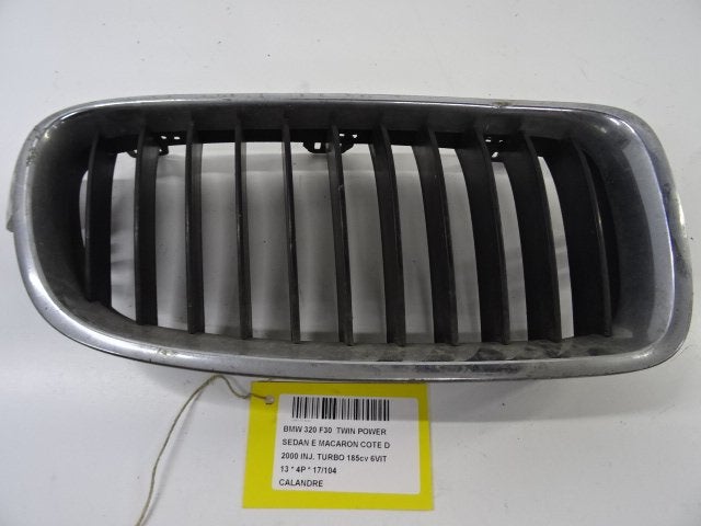 LUCHTROOSTER BMW 3 serie (F30) (01-2011/10-2018), Gebruikt, BMW, Petuelring 130
80809  München, DE, Bayerische Motoren Werke AG