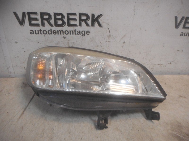 PHARE / OPTIQUE AVANT DROIT Opel Zafira (F75), Autos : Pièces & Accessoires, Opel, Opel Automobile GmbH, Utilisé, Kontakt-opel@opel.com
