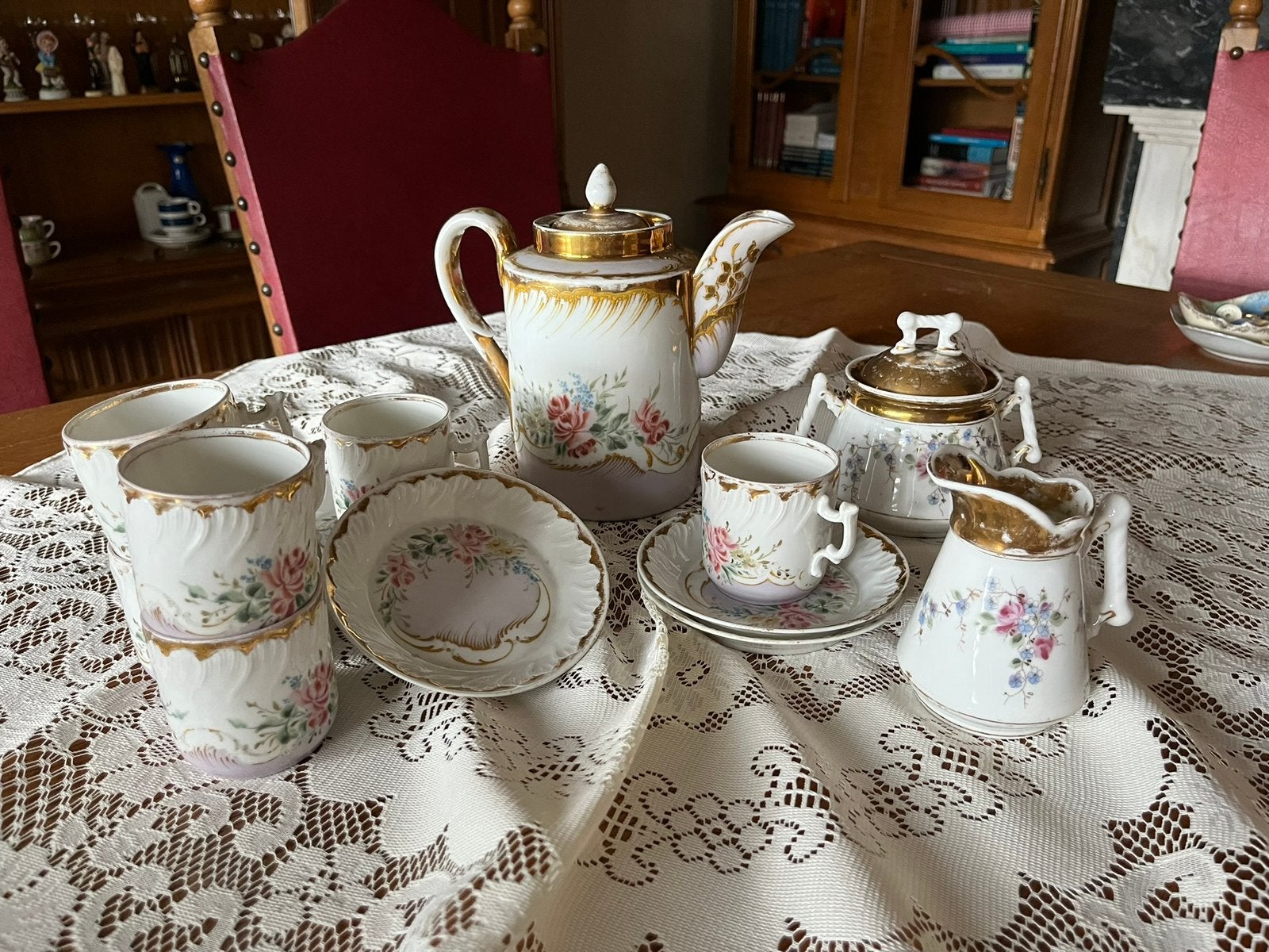Koffie servies, Ophalen
