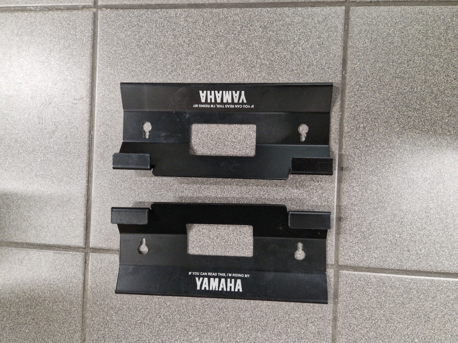 Yamaha koffer steun, Motoren, Ophalen, Zo goed als nieuw