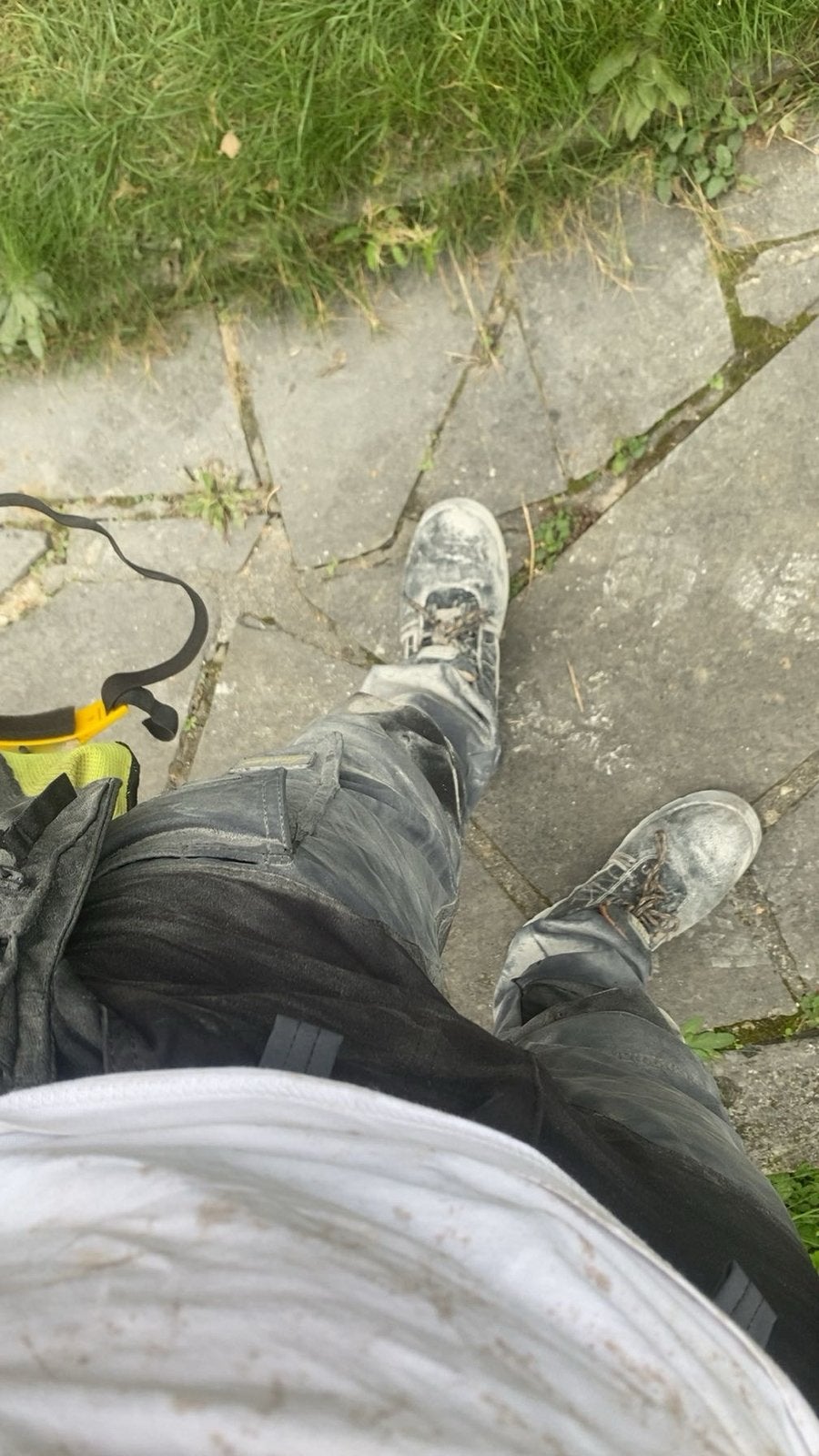 Homme cherche travail, Offres d'emploi