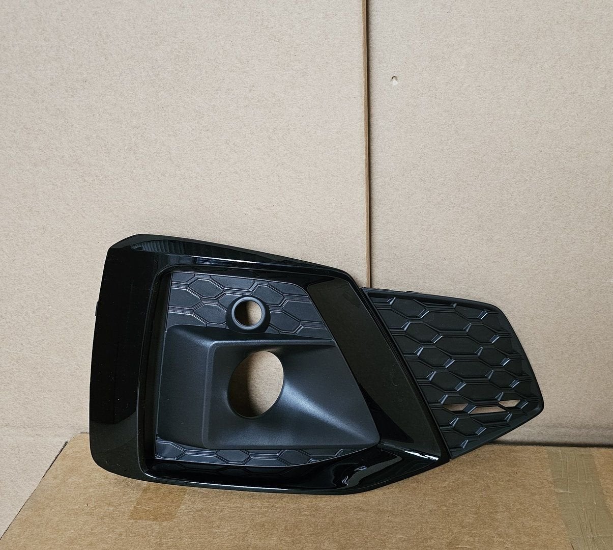 Rooster Audi A5 B9 F5 8W Facelift S-line S5 Rechts 8W6807682, -, Origine de la pièce connue, Utilisé, -