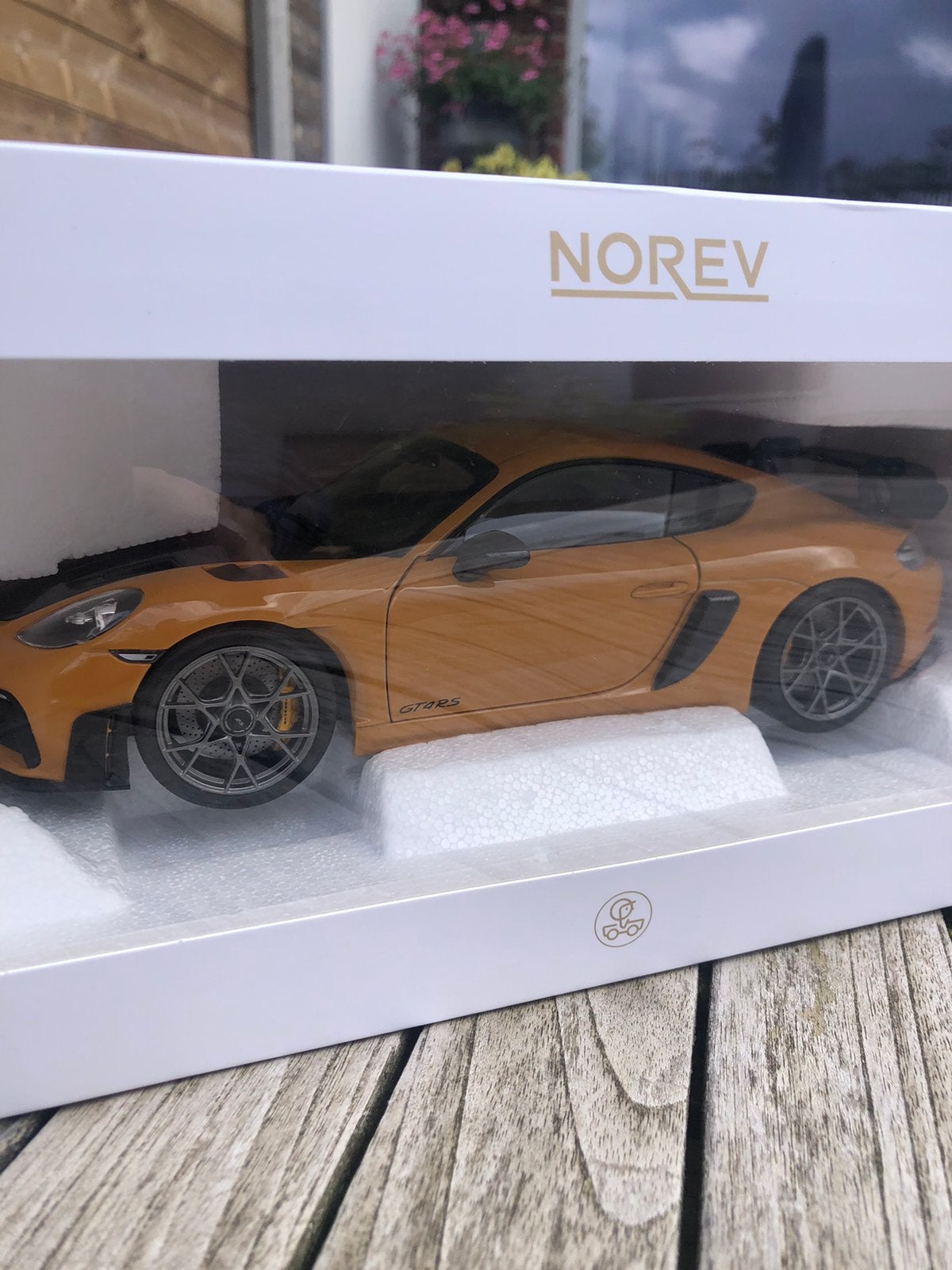 Porsche Cayman GT4 RS, Ophalen, Zo goed als nieuw