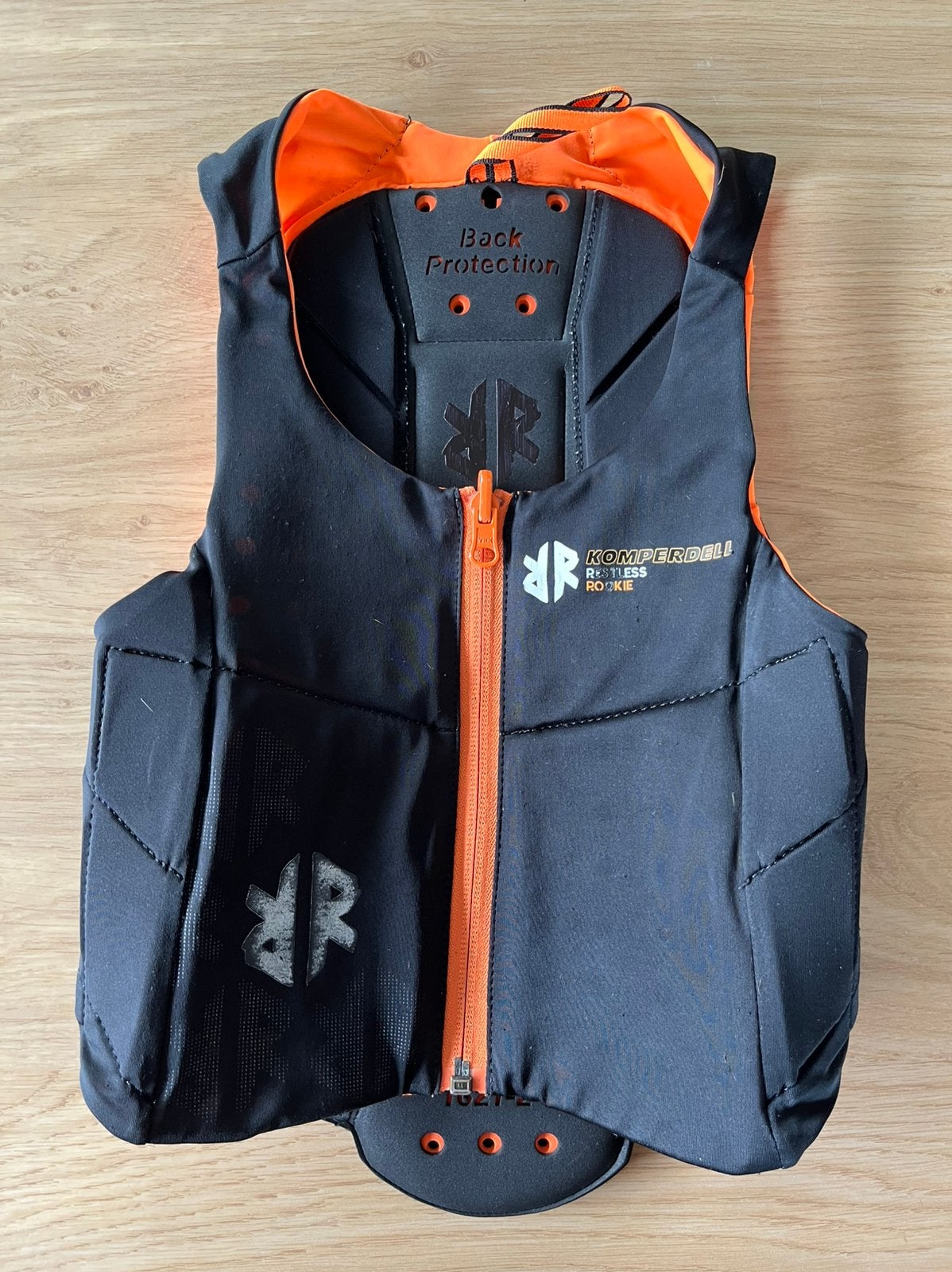 Komperdell bodyprotector kind 116, Sport en Fitness, Snowboarden, Ophalen, Gebruikt, Helm of Bescherming
