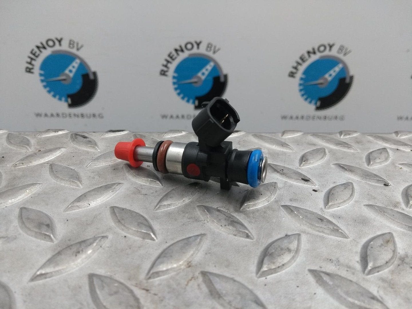 RENAULT TWINGO BRANDSTOF INJECTOR / VERSTUIVER 2017, Ophalen of Verzenden, Gebruikt, Stiba lid