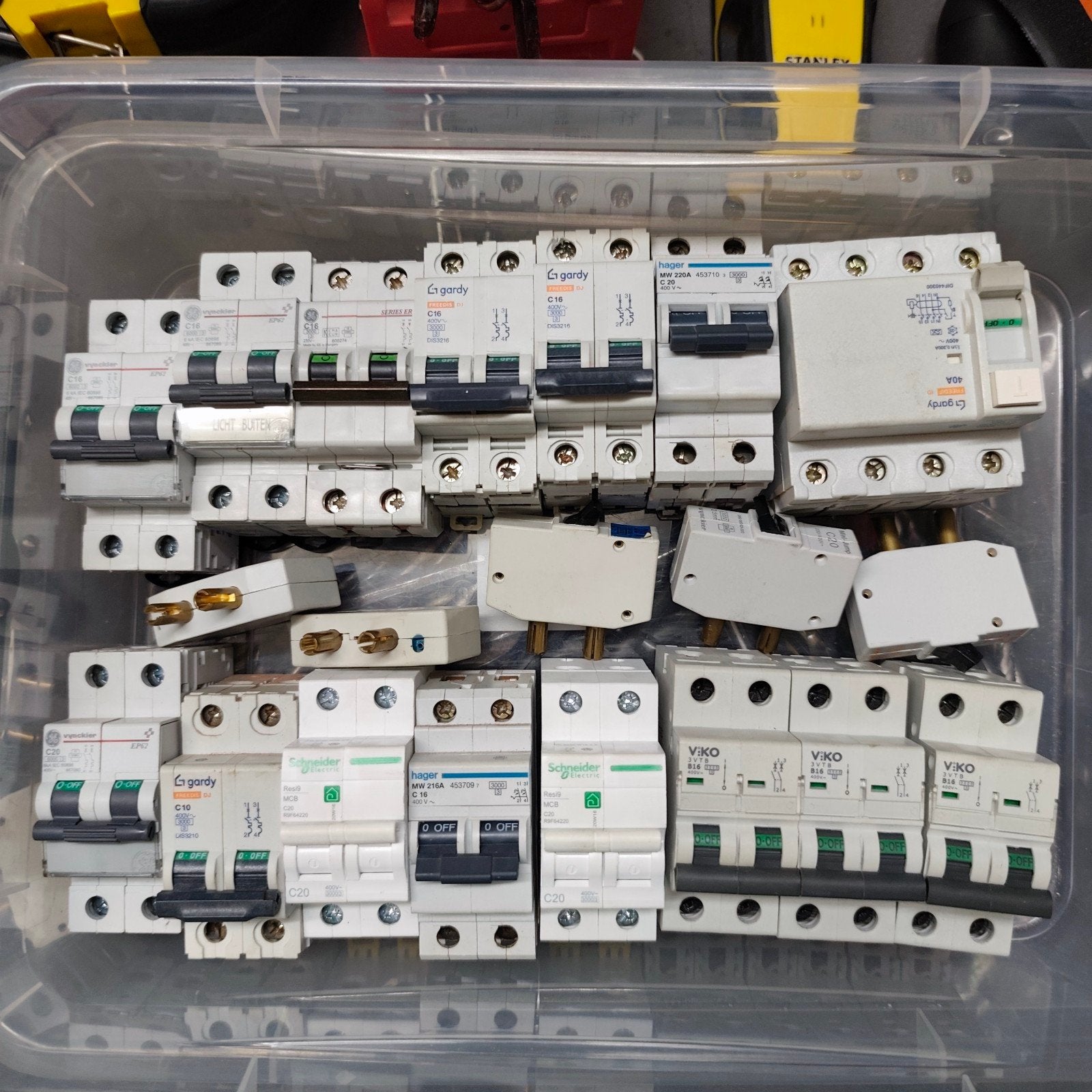 Wegens omschakeling electriciteit alles samen ., Ophalen of Verzenden
