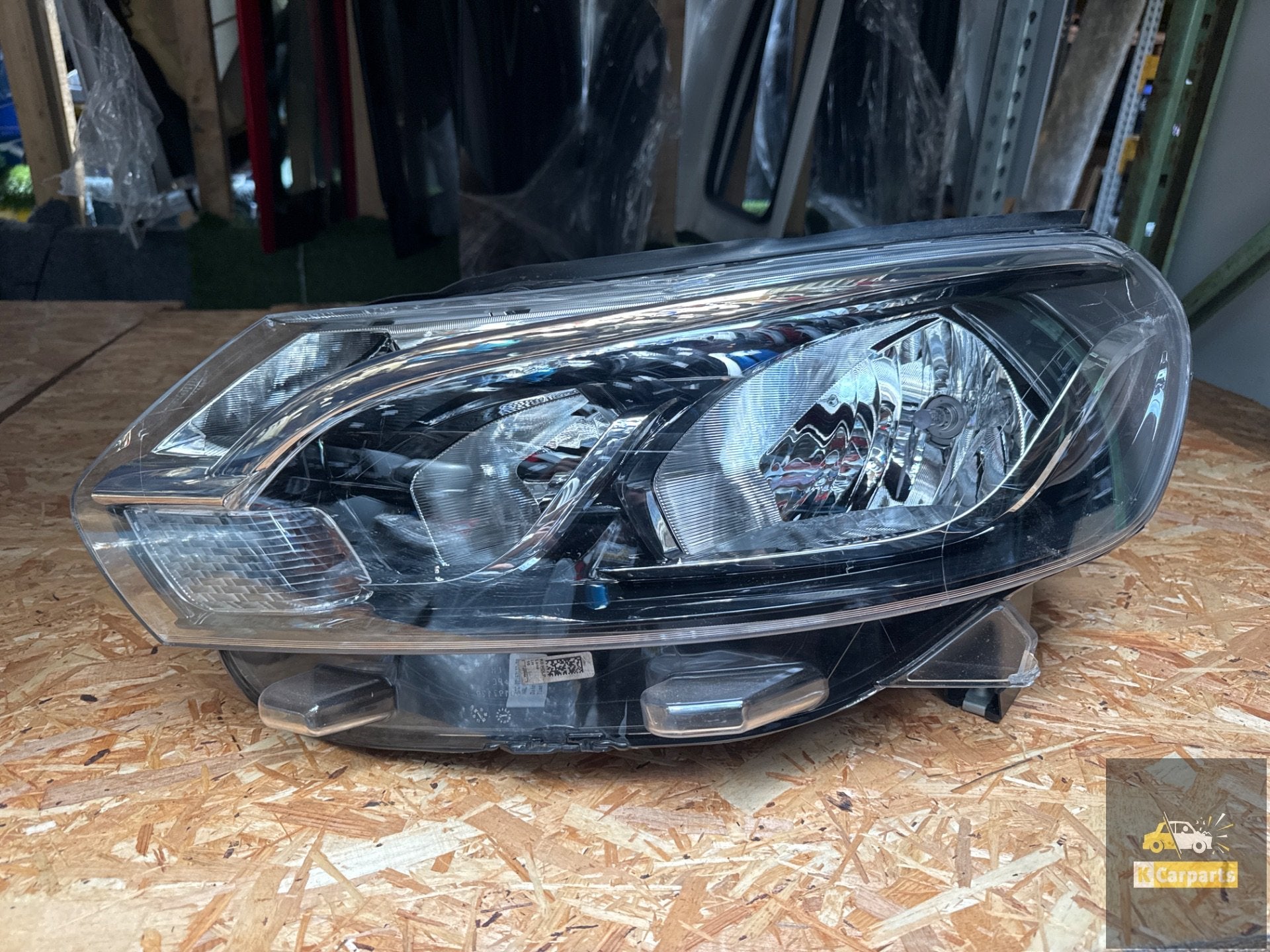 KOPLAMP TOYOTA PROACE 2 II 16-23 9808581280 Links, Info@fabrikant.eu, Fabrikantstraat 1
1000 AA  Amsterdam, NL, Toyota, Fabrikant BV