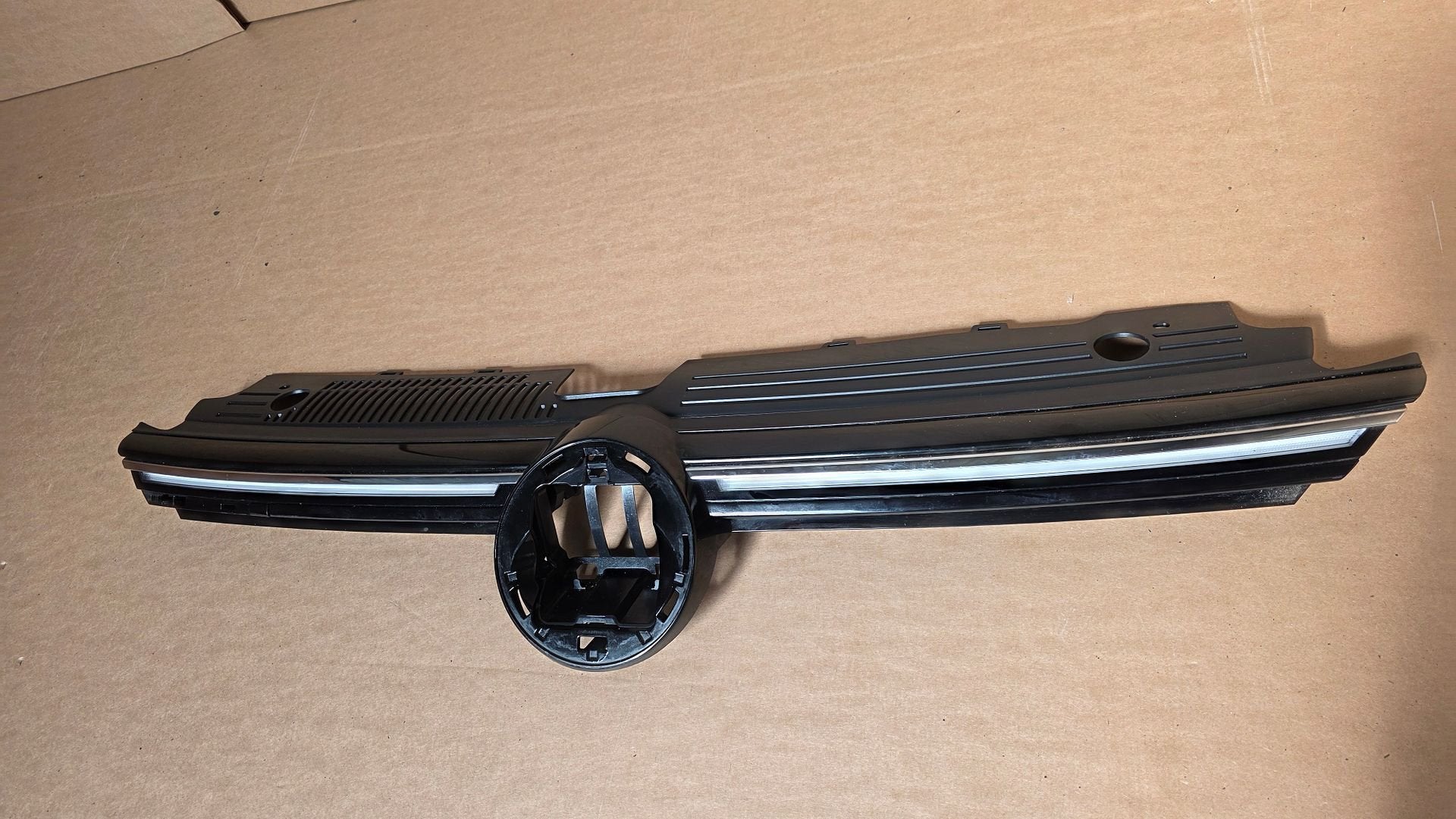 Grill VOLKSWAGEN VW Golf 8 VIII R-LINE LED 5H0853653 Grille, Gebruikt, -, Ophalen of Verzenden, -