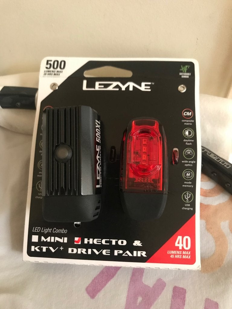 LEZYNE, Vélos & Vélomoteurs, Set d'éclairage, Batterie, Enlèvement, Neuf