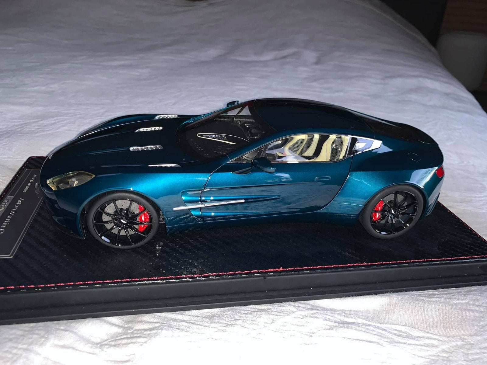 Frontiart 1:18 Aston Martin One 77 Full Open (Royal Blue), Enlèvement ou Envoi, Comme neuf
