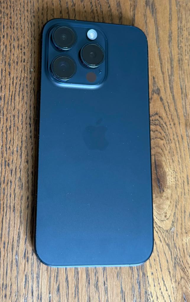 Iphone 15 pro 256gb avec coque protection, Enlèvement, Comme neuf, IPhone 15