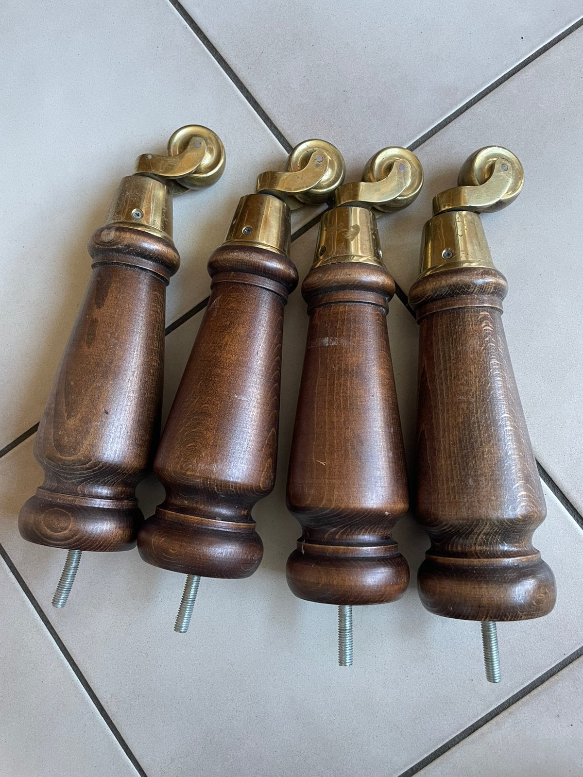 4 poten voor bed, Ophalen