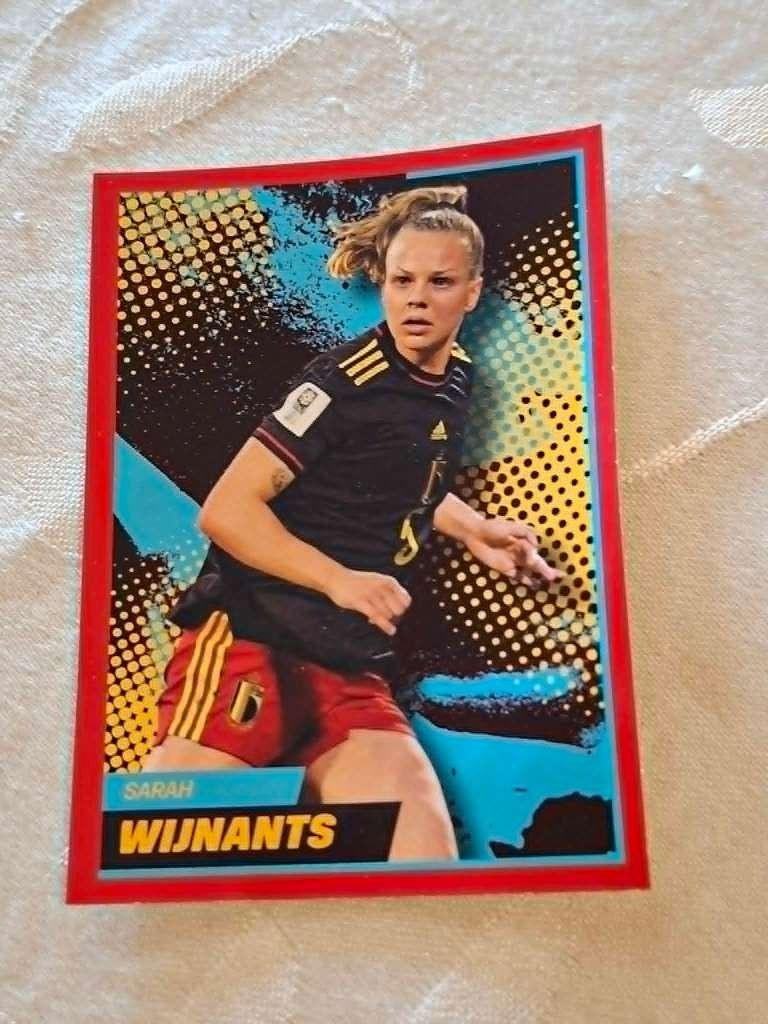 Panini / Sticker / Sarah Wijnants / Red Flames, Enlèvement ou Envoi, Affiche, Image ou Autocollant