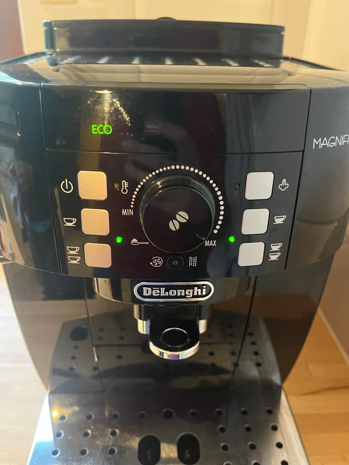 Délonghi magnifica S bonenmachine, Elektronische apparatuur, Ophalen, Afneembaar waterreservoir, Gebruikt, Koffiemachine