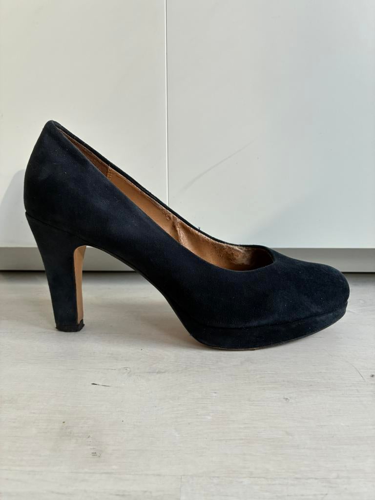 Clarks marineblauwe suède leren hakken maat 42, Kleding | Dames, Pumps, Blauw, Ophalen of Verzenden, Zo goed als nieuw