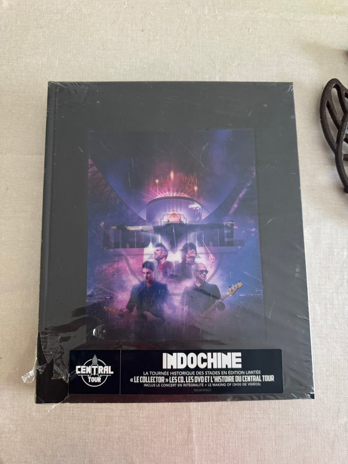 Indochine collector central tour, CD & DVD, CD | Compilations, Enlèvement, Édition spéciale, Neuf, dans son emballage, Coffret