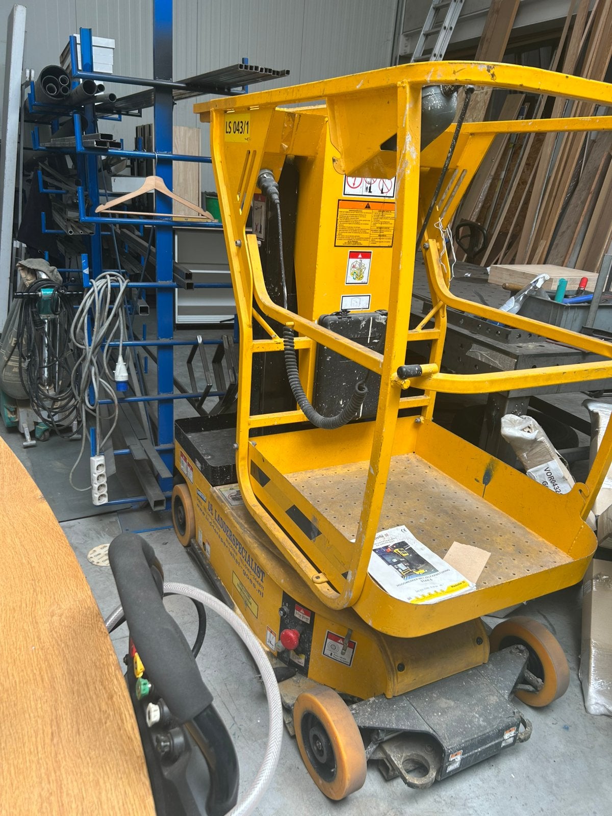 Hoogte werker, Ophalen