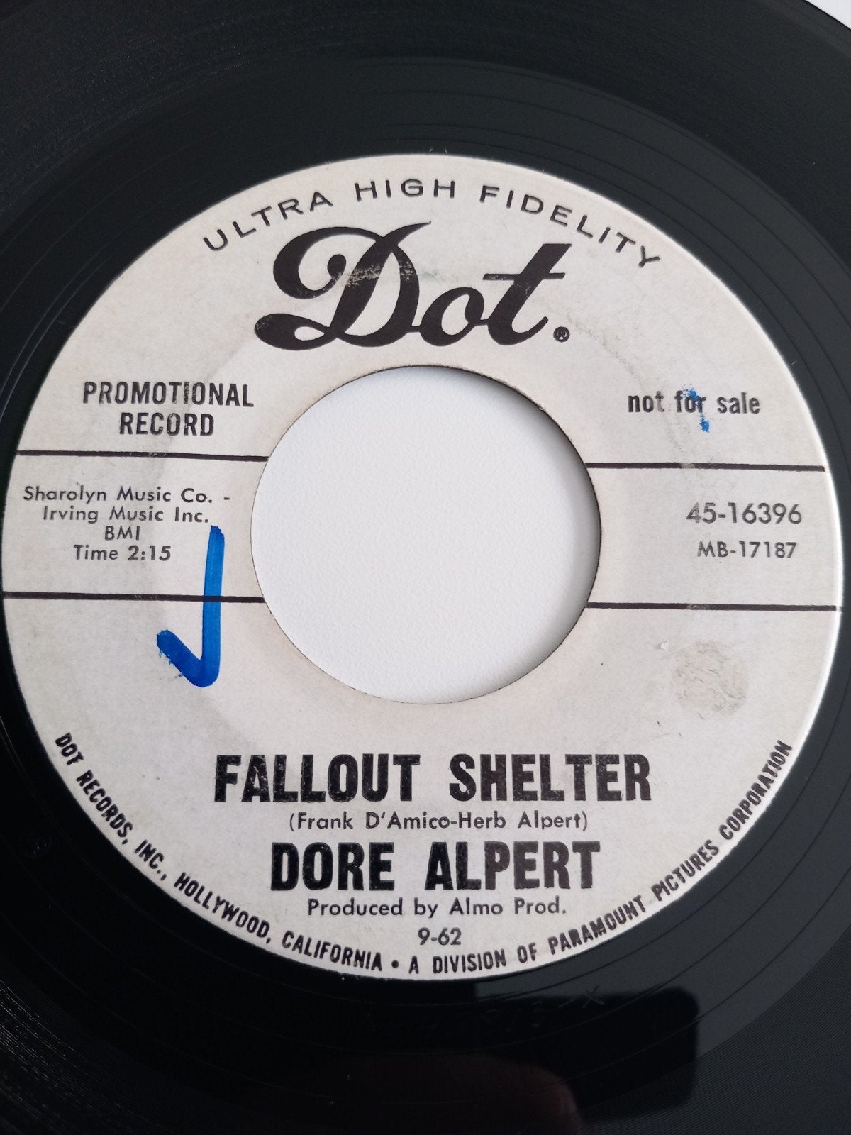 DORE ALBERT. FALLOUT SHELTER. OLDIES POP-CORN USA 45T, Enlèvement ou Envoi, Pop