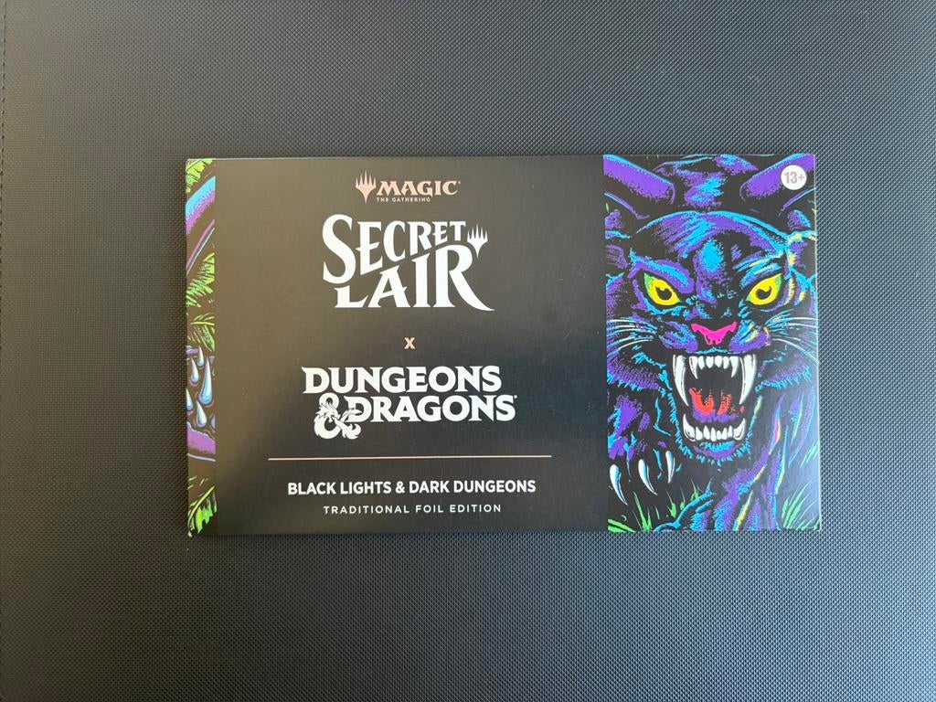 Secret Lair Dungeons & Dragons Black Lights & Dark Dungeons, Hobby & Loisirs créatifs, Enlèvement ou Envoi, Foil
