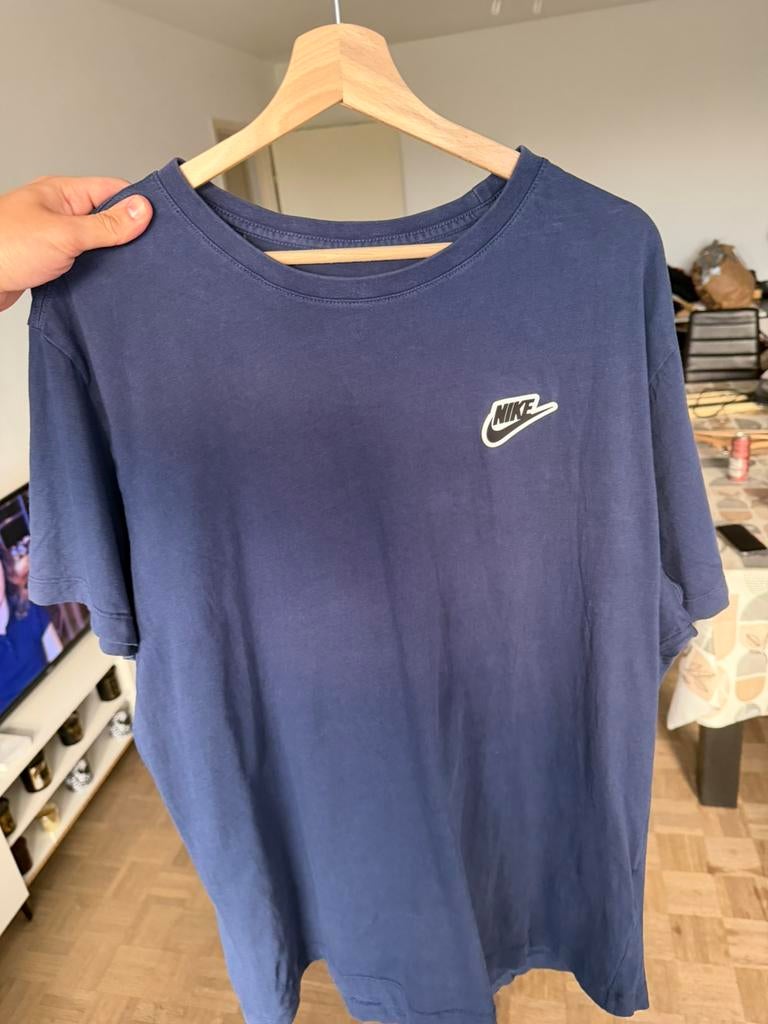 Nike Mini Swoosh T-Shirt Navy XL – Essential Tee, Ophalen of Verzenden, Gedragen, Maat 56/58 (XL), Blauw