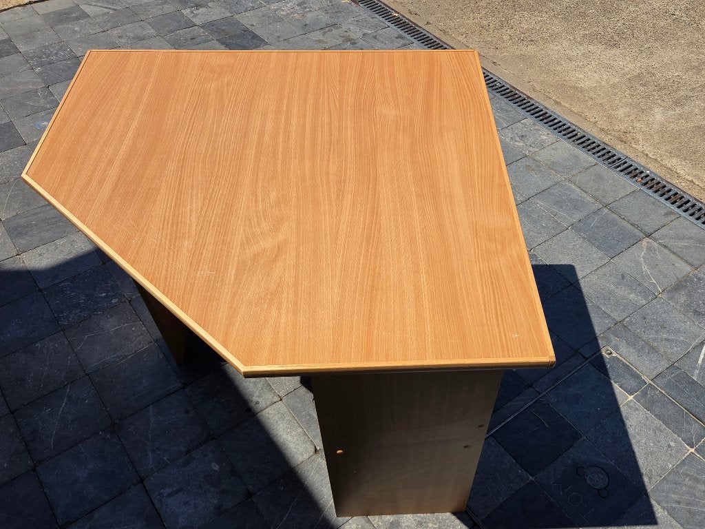 Gratis bureau, Huis en Inrichting, Bureaus, Gebruikt, Hoekbureau, Ophalen