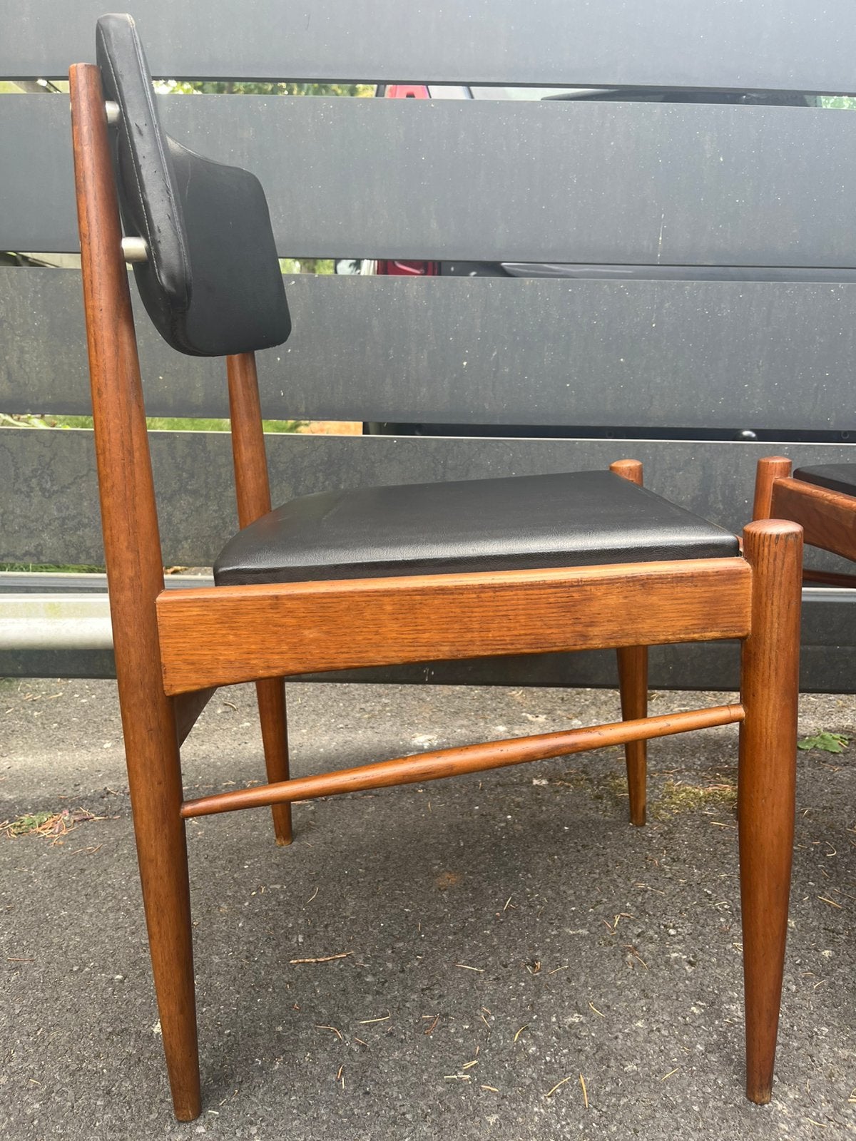 Vintage houten eetkamerstoelen, Ophalen
