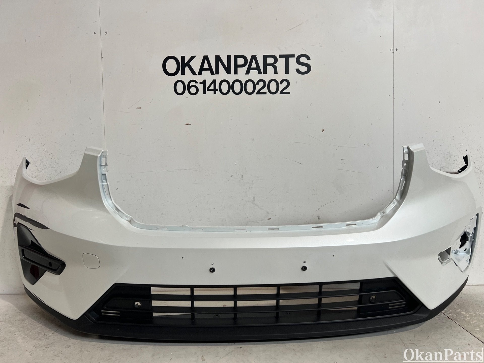 Volvo XC40 Facelift voorbumper 31690933, Auto-onderdelen, Gebruikt, Gunnar Engellaus vag 8
405 31  Gothenburg, SE, Info@volvocars.com
