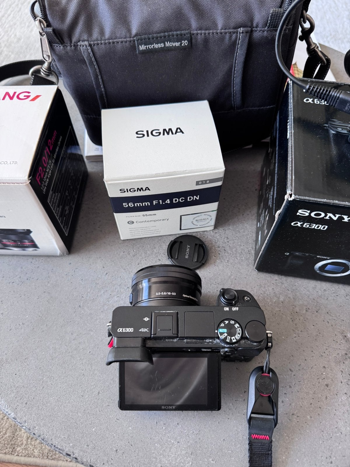 Sony a6300 + kitlens + sigma 56mm + samyang 12mm, TV, Hi-fi & Vidéo, Appareils photo analogiques, Comme neuf, Compact, Autres Marques