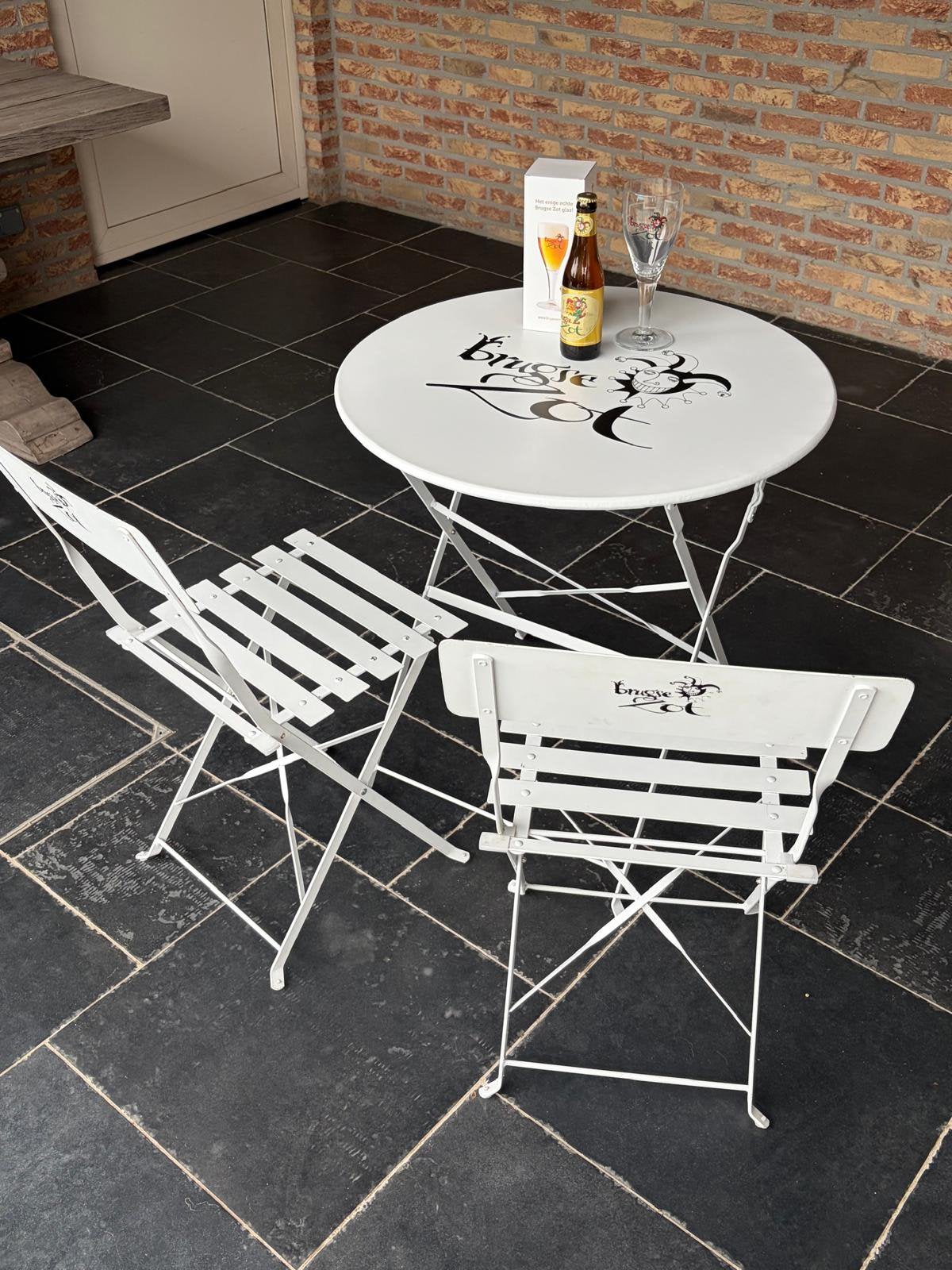 Brugse zot tafel met stoeletjes, Enlèvement, Comme neuf