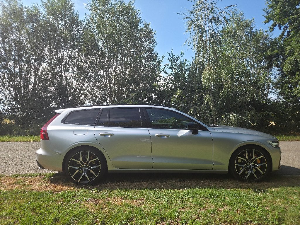 Volvo V60 T8 Polestar Engineered AWD PHEV, Auto's, Automaat, Dealer onderhouden, 4 cilinders, 1969 cc