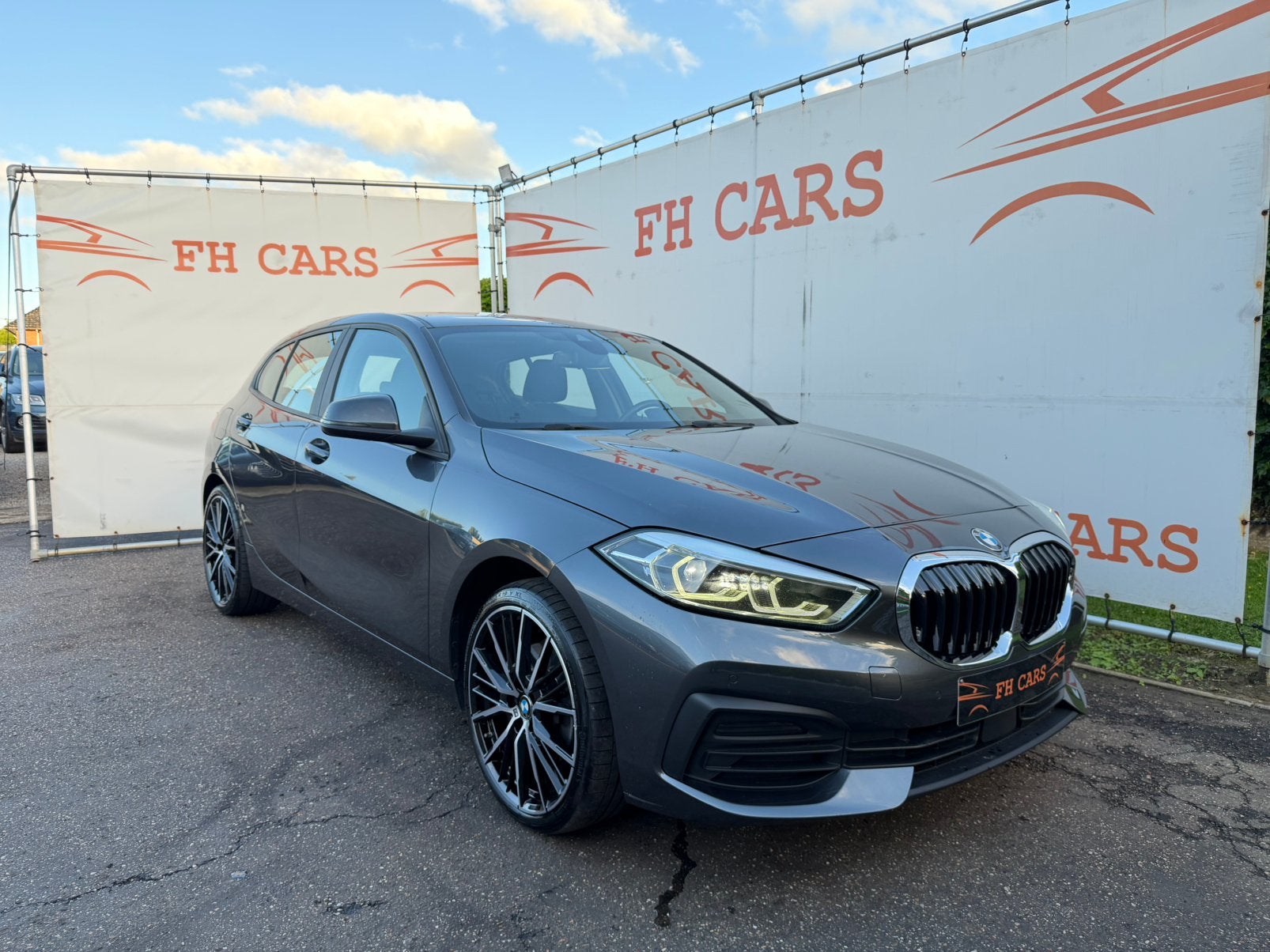 BMW 118i * 2021 * M PERFORMANCE 19" INCH *FULL LED*CARPLAY*, Auto's, Bedrijf, https://public.car-pass.be/vhr/b5b7bca4-1c83-4649-b8c6-4711c558fd46