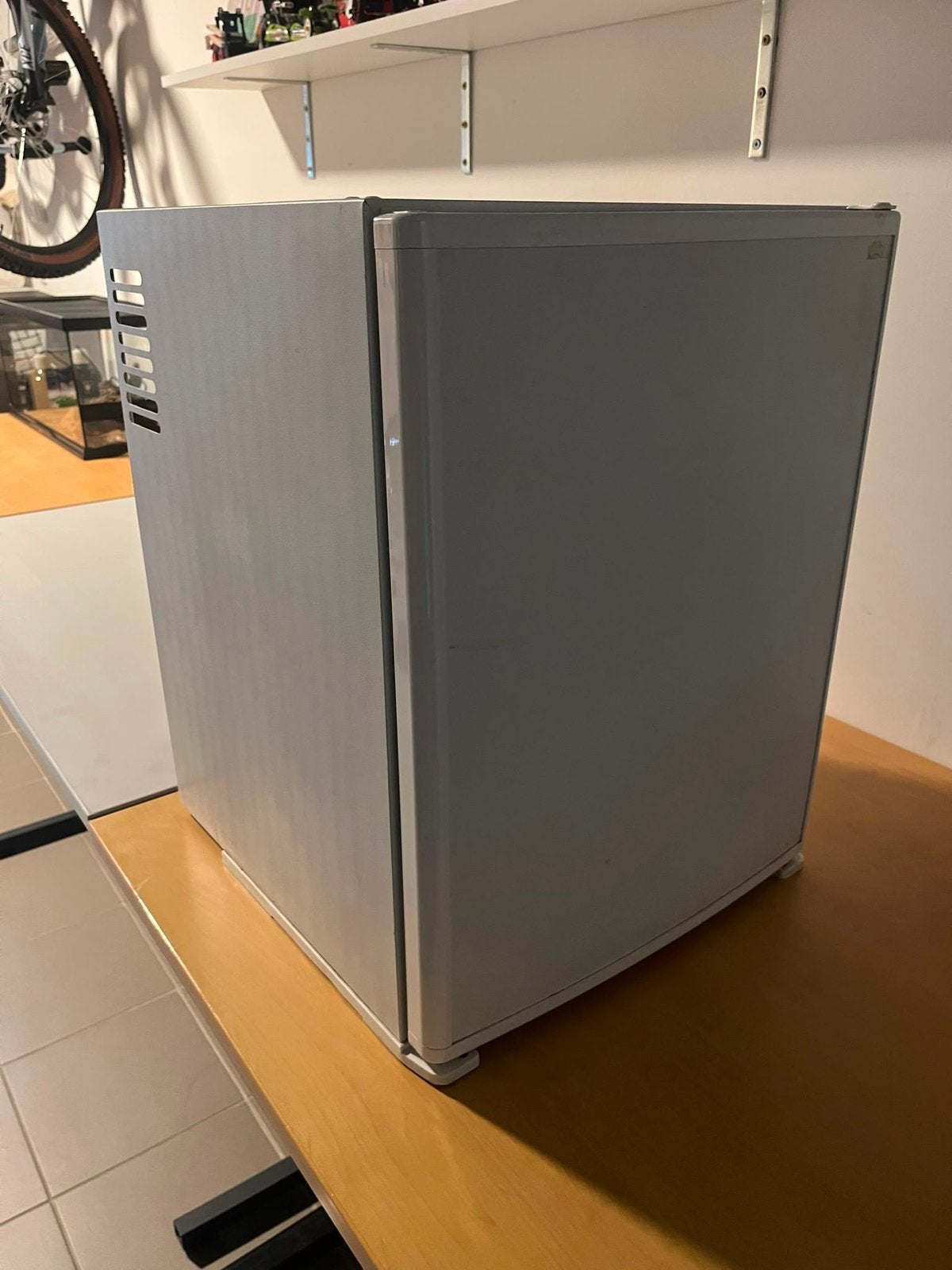 Mini koelkast, Elektronische apparatuur, Koelkasten en IJskasten, Ophalen, Zo goed als nieuw