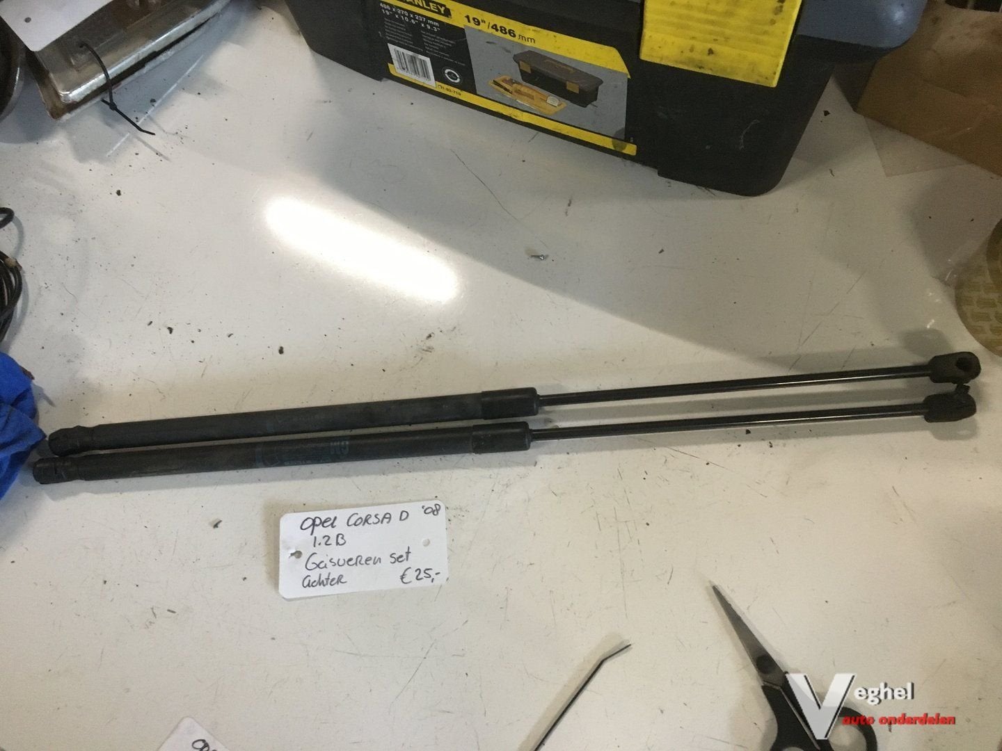 Opel Corsa D 2010 Gasveren set achterklep, Auto-onderdelen, Gebruikt, -, -, Ophalen of Verzenden