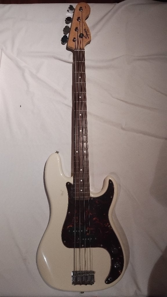 Squier Affinity P-bass, Muziek en Instrumenten, Snaarinstrumenten | Gitaren | Bas, Ophalen, Gebruikt, Elektrisch