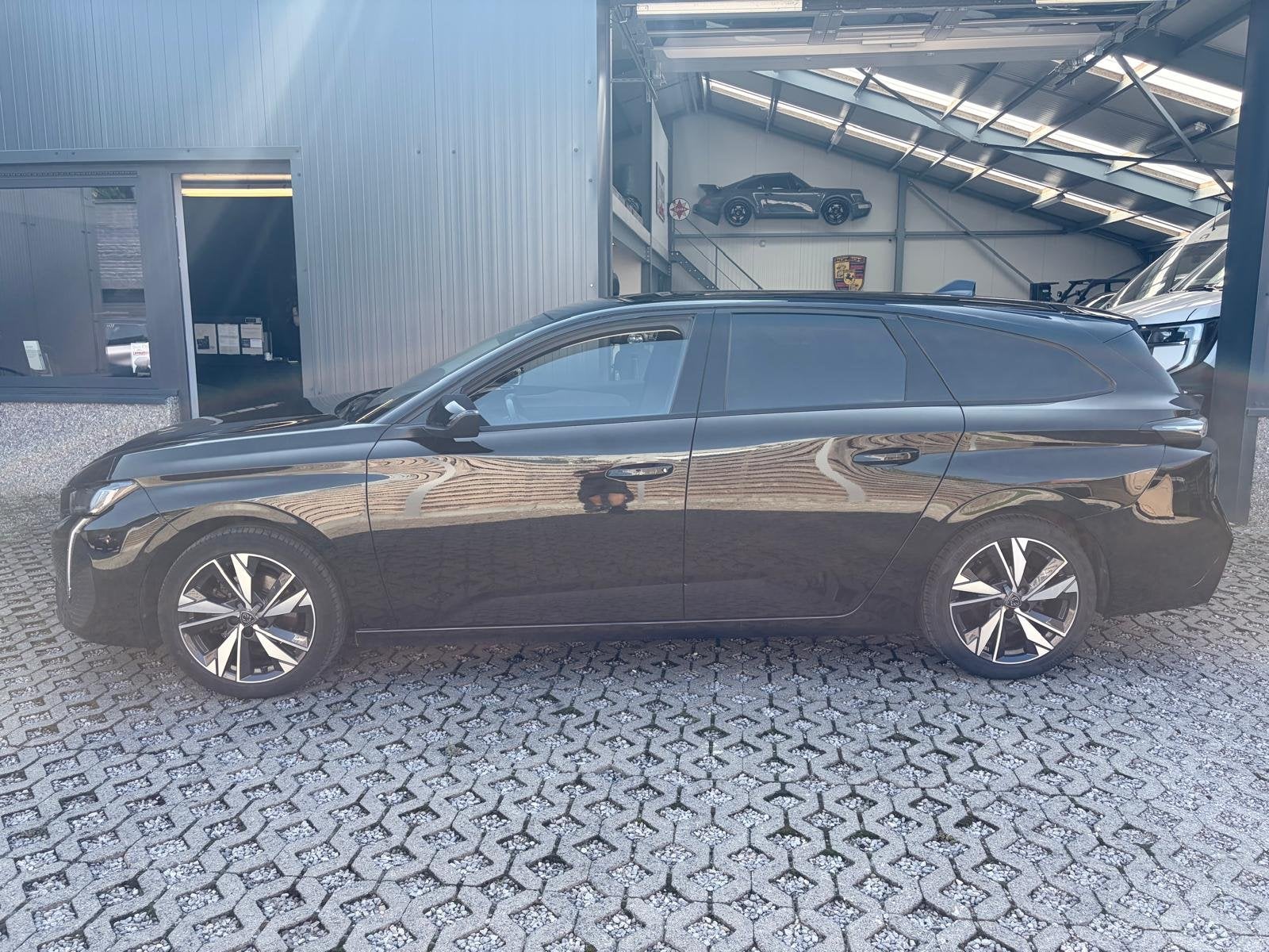 Peugeot 308 Sw - ALLURE uitvoering - Benzine, Voorwielaandrijving, Gebruikt, Zwart, 5 deurs