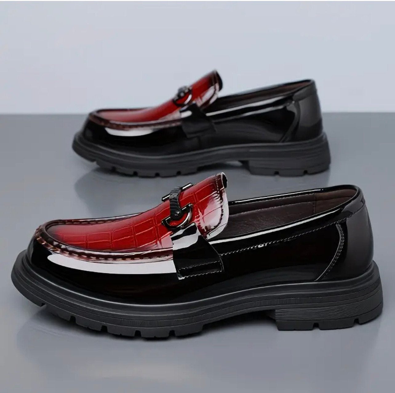Mocassins en cuir verni pour homme noir/bordeaux, Enlèvement ou Envoi, Comme neuf, Noir, Flâneurs