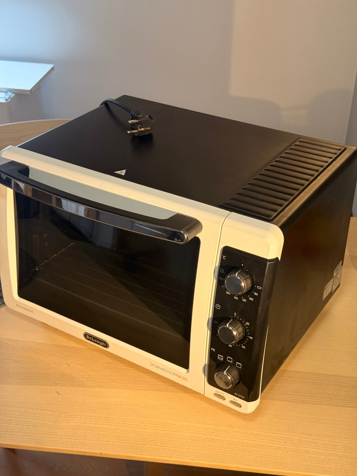 Four électrique De'Longhi EO32352 2000W, Electroménager, Fours, Enlèvement ou Envoi, Utilisé