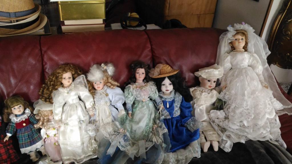 Porceleinen Popjes familie, Ophalen