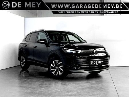 Volkswagen Tiguan 1.5 TSI DSG / Carplay / 360Â° Cam / ACC /, Automaat, Zwart, Bedrijf, Tiguan