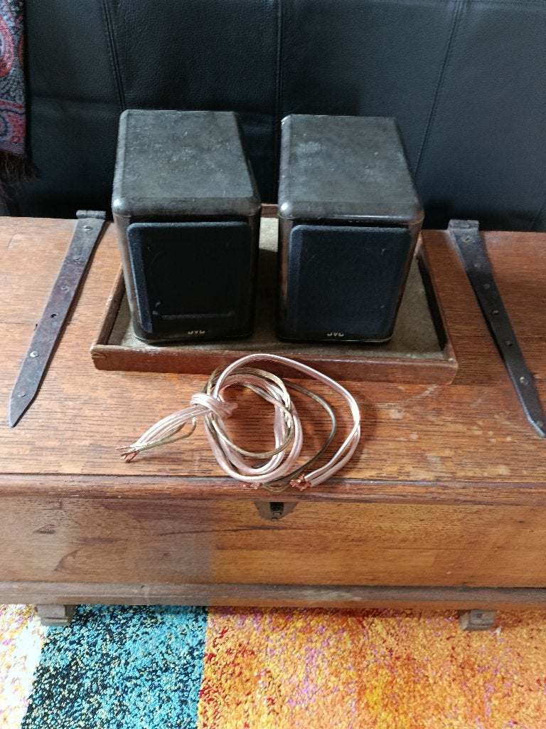 Petites enceintes JVC + câble, Moins de 60 watts, Enlèvement, Utilisé, Enceintes stéréo
