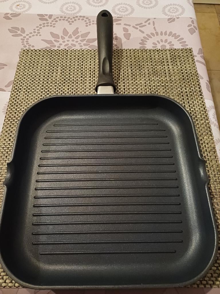 Grillpan inductie  NIEUW 28 x28cm Haute Cuisine Fontalu, Maison & Meubles, Enlèvement, Neuf, Autres types, Plaques à induction