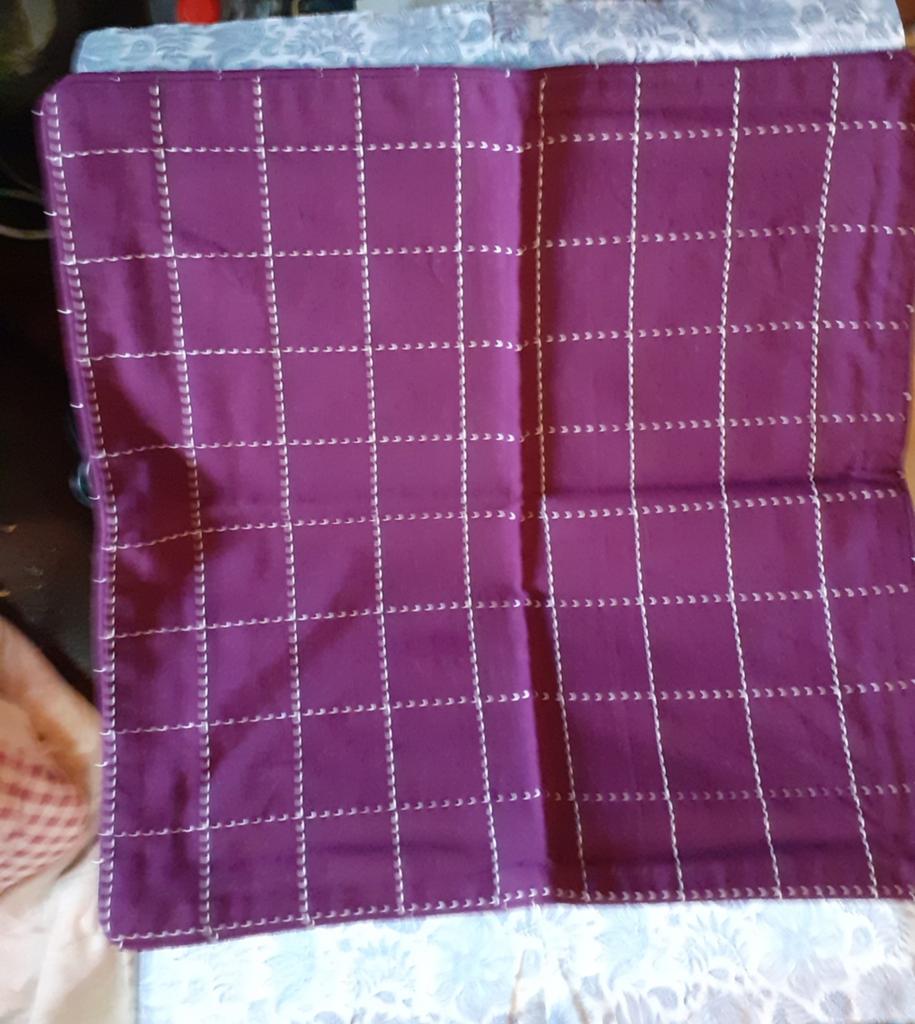 housse de coussin neuve 40x40 violet surpiqure blanc, Enlèvement ou Envoi, Neuf, Violet, Carré