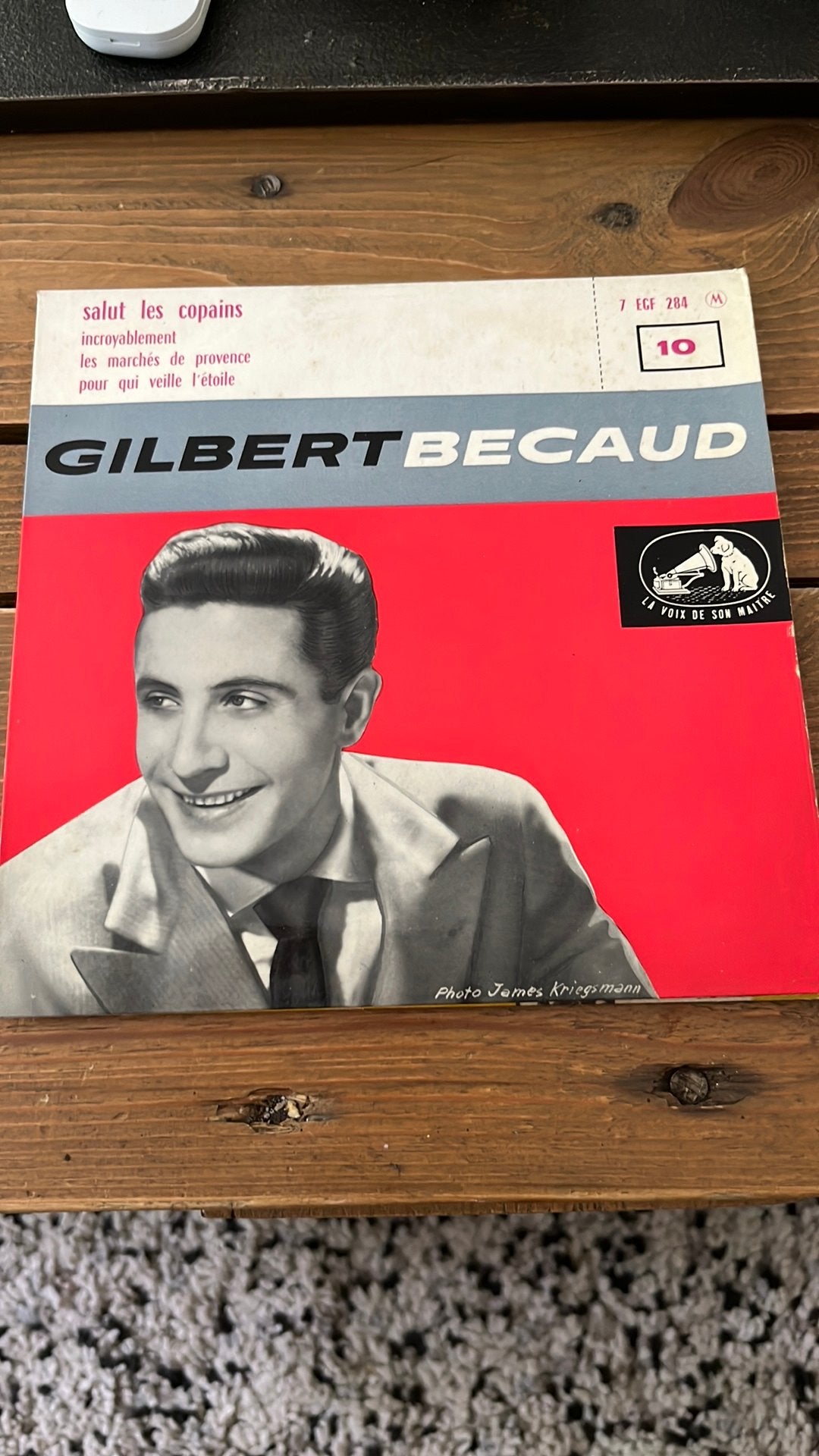 Vinyles 45 tours Gilbert Becaud salut les copains. 1957, Enlèvement ou Envoi, Utilisé