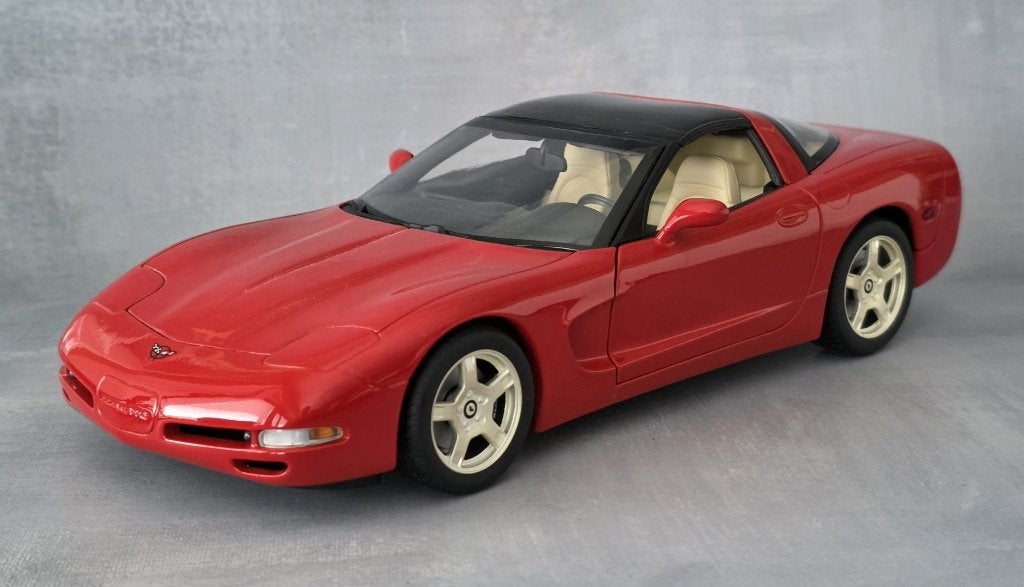 Modèles UT 1/18 - Chevrolet Corvette C5/5,7L LS1 V8 1998, Envoi, Comme neuf, Voiture, UT Models