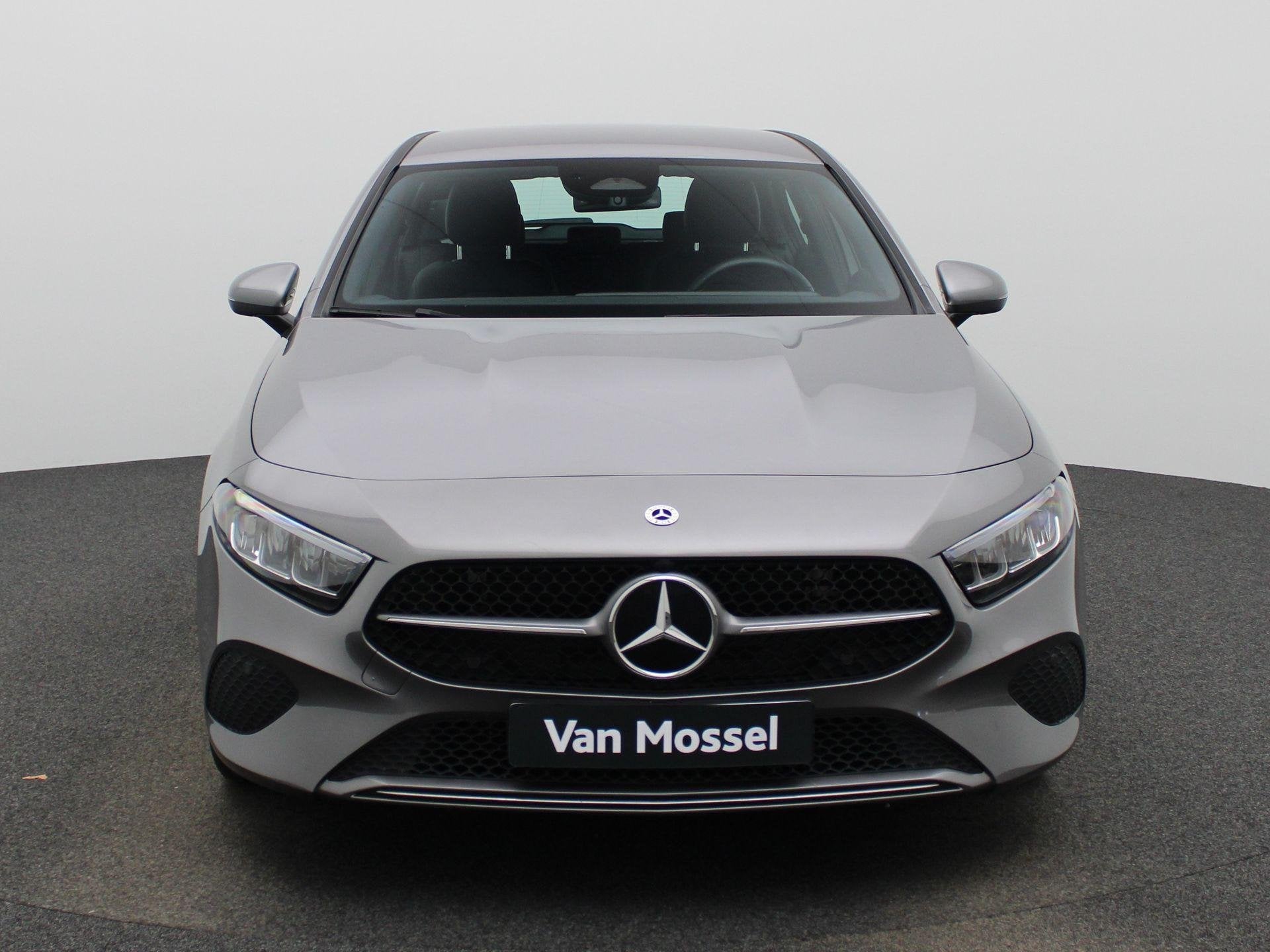 Mercedes-Benz A-Klasse A 180 Business Line (automatique), Autos, Mercedes-Benz, 100 kW, Achat, Entreprise, Entretenue par le concessionnaire
