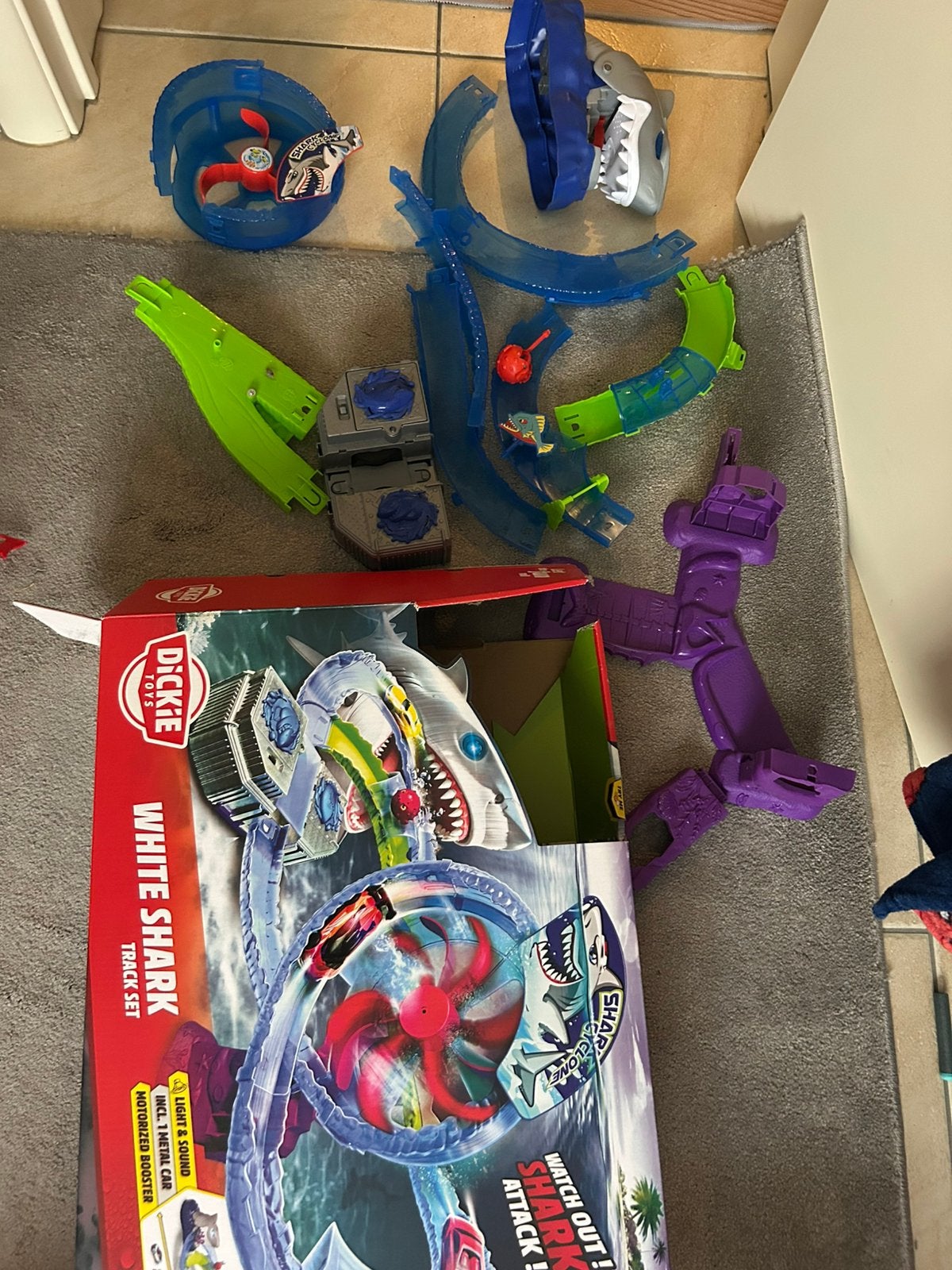Dickie toys white shark, Kinderen en Baby's, Ophalen, Zo goed als nieuw, Racebaan