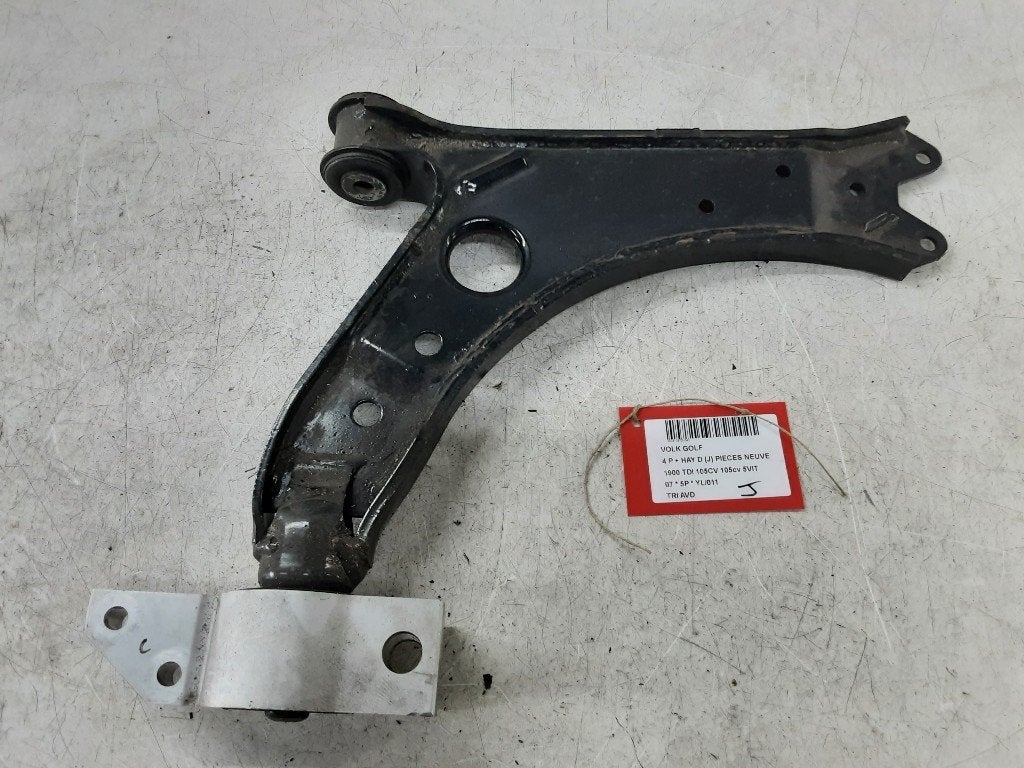 BRAS DE SUSPENSION AVANT DROIT (TRIANGLE) Golf V (1K1), Volkswagen, Mevr. I. Hauben, Utilisé, Rue de l'Espoir 34 34
4030  GRIVEGNÉE, BE