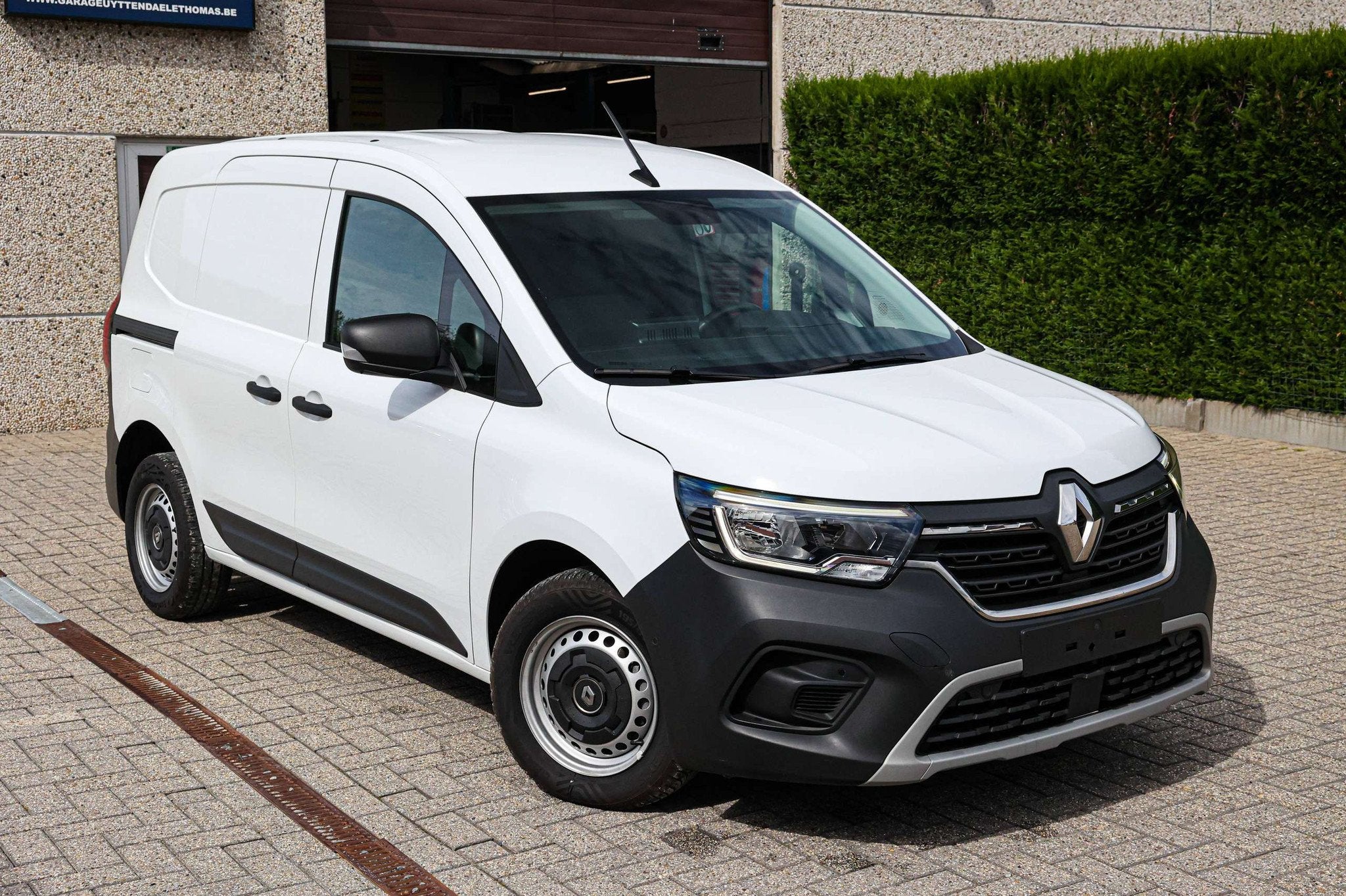 Renault Kangoo AUTOMAAT*ACHTERUITRIJCAMERA*PARKEERSESOREN-VO, Auto's, Gebruikt, 4 cilinders, 95 pk, Wit