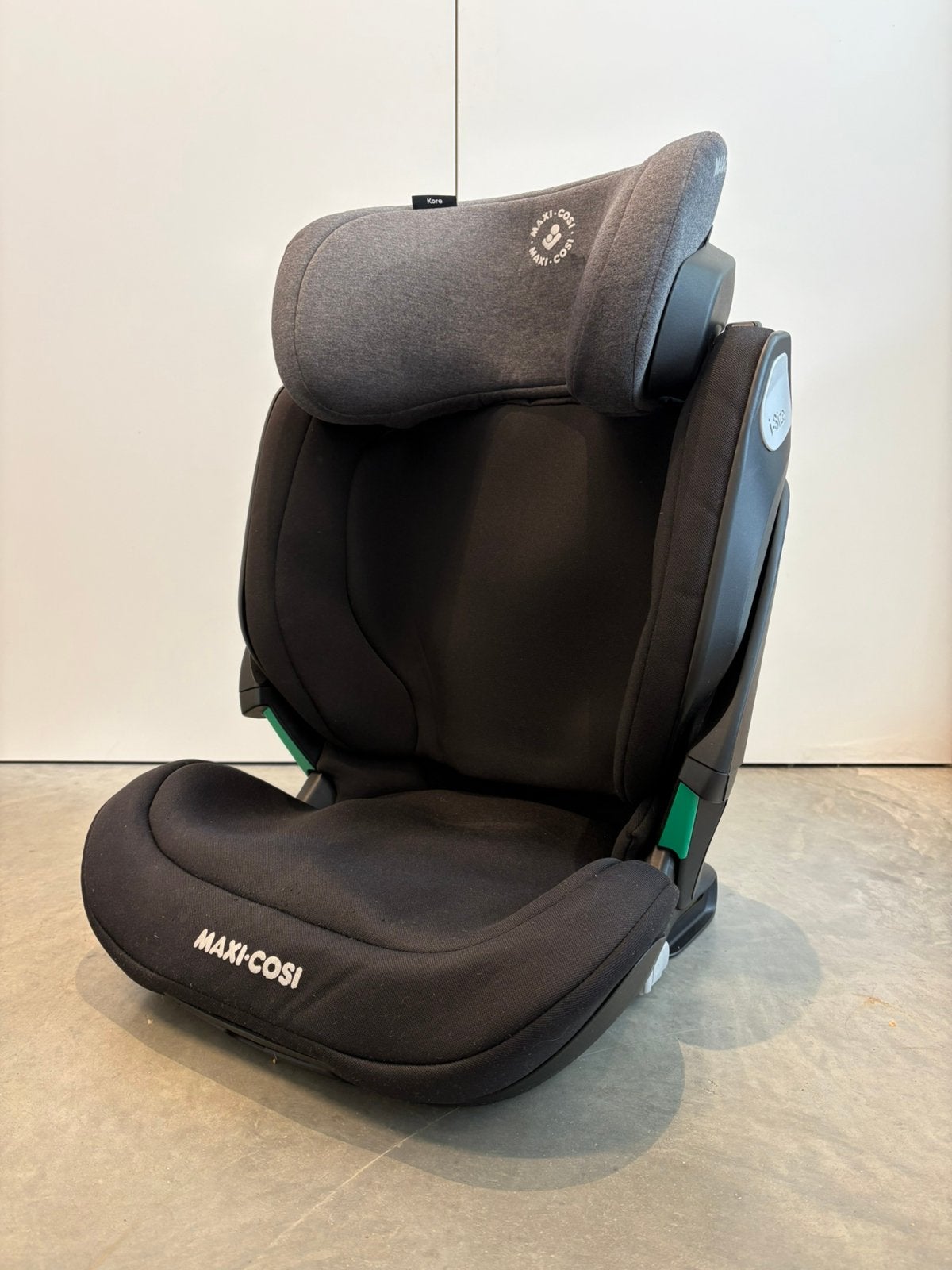 Maxi-Cosi Kore i-Size (grijs-zwart), Ophalen, Gebruikt, Verstelbare rugleuning, Isofix