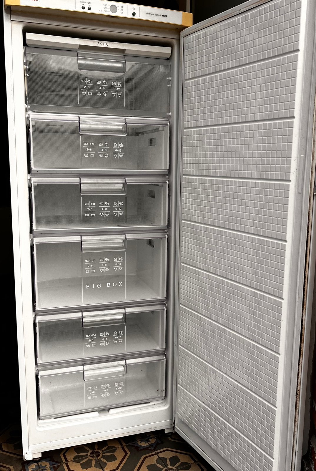 Bosch diepvries eco 6 laden, Elektronische apparatuur, Ophalen